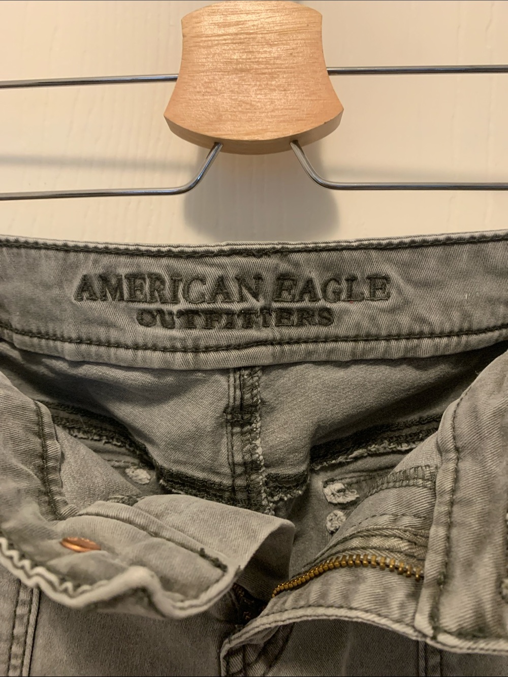 American Eagle Outfitters Olive Green Cargo Capris - Picture 3 of 4